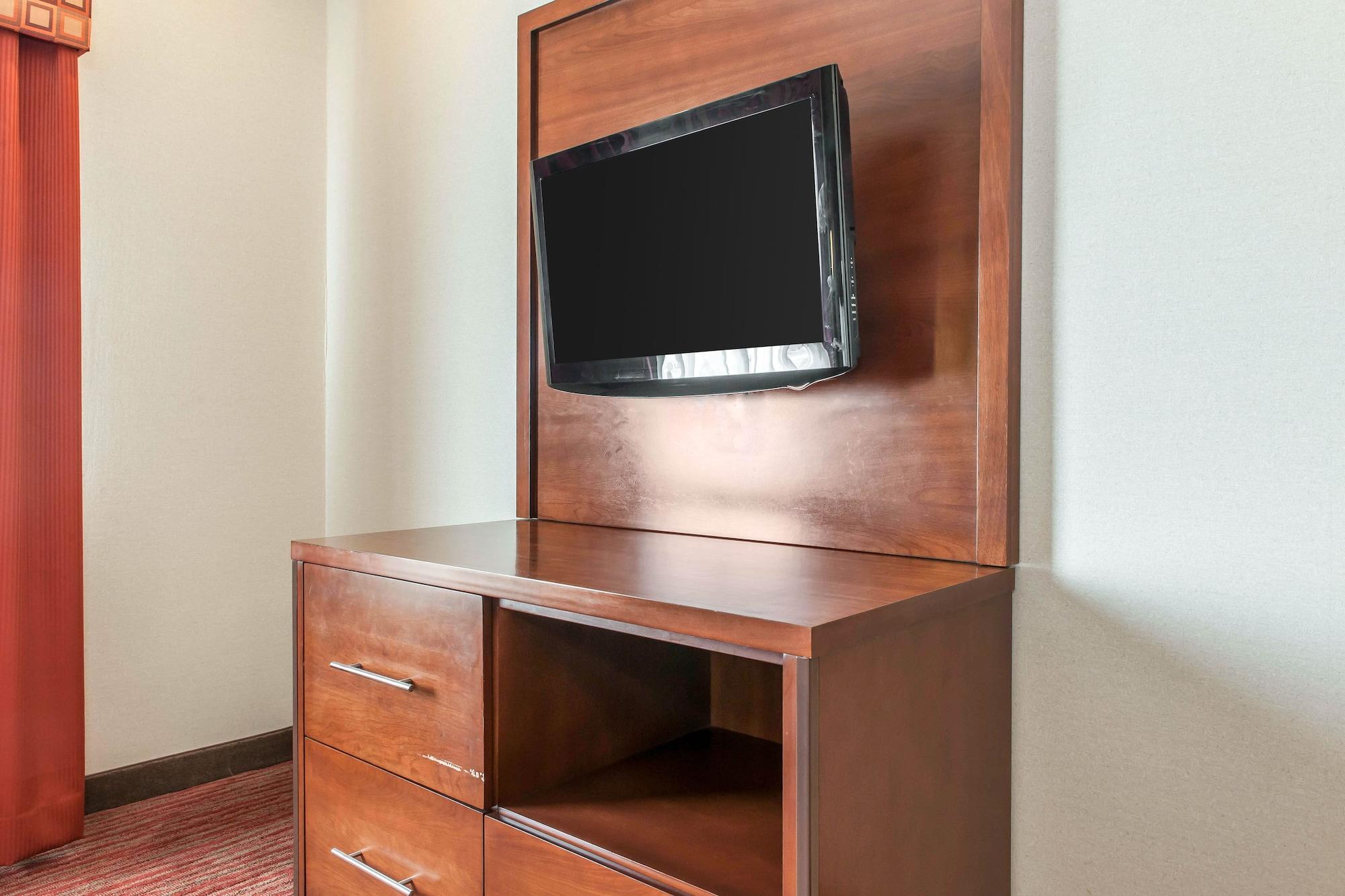 Comfort Suites Колумбус Экстерьер фото