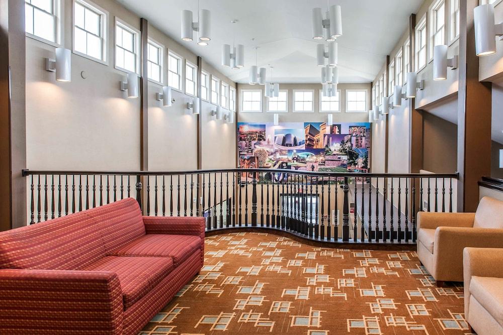 Comfort Suites Колумбус Экстерьер фото