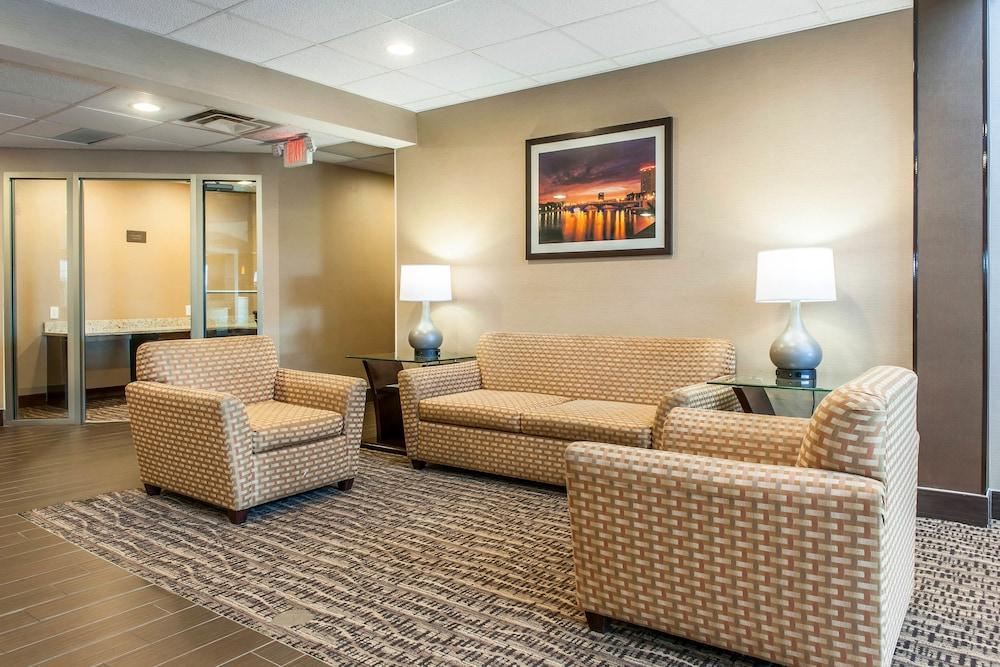 Comfort Suites Колумбус Экстерьер фото